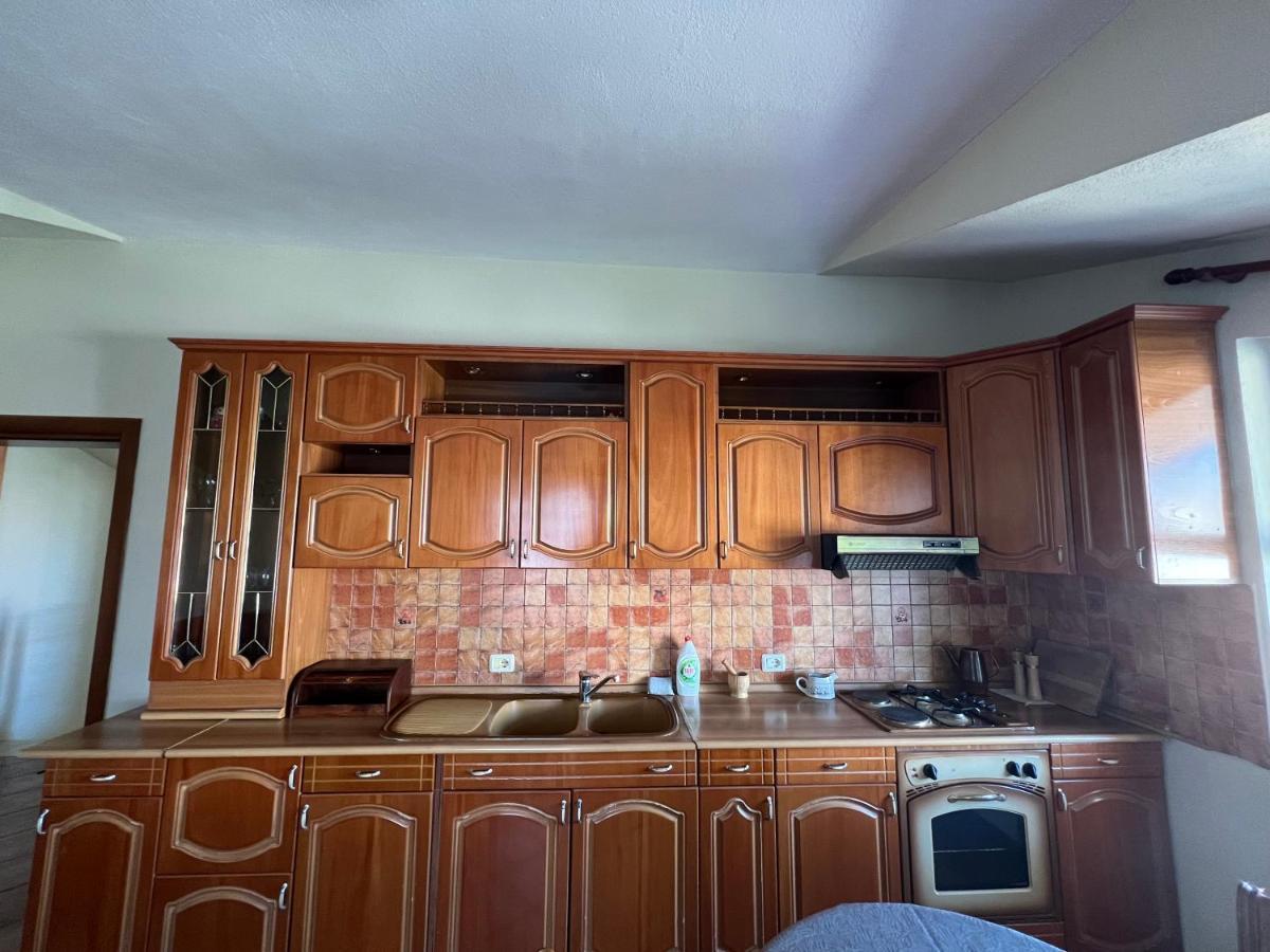 Villa Sokoli, Enjoy Sunset At This Spacious Apartment Tirana Zewnętrze zdjęcie