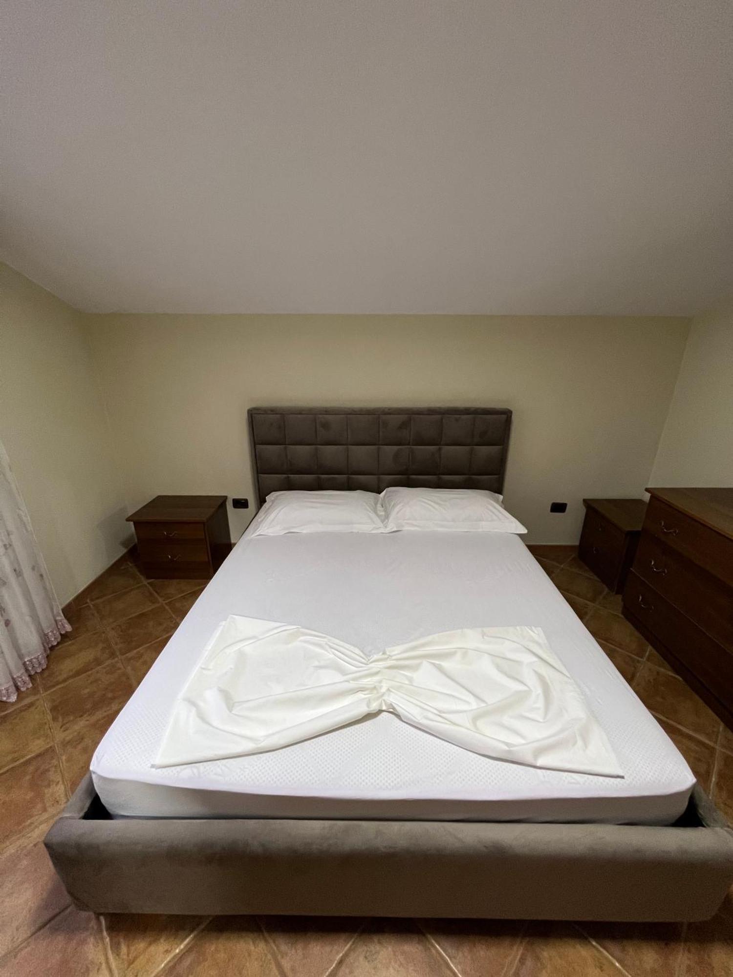 Villa Sokoli, Enjoy Sunset At This Spacious Apartment Tirana Zewnętrze zdjęcie