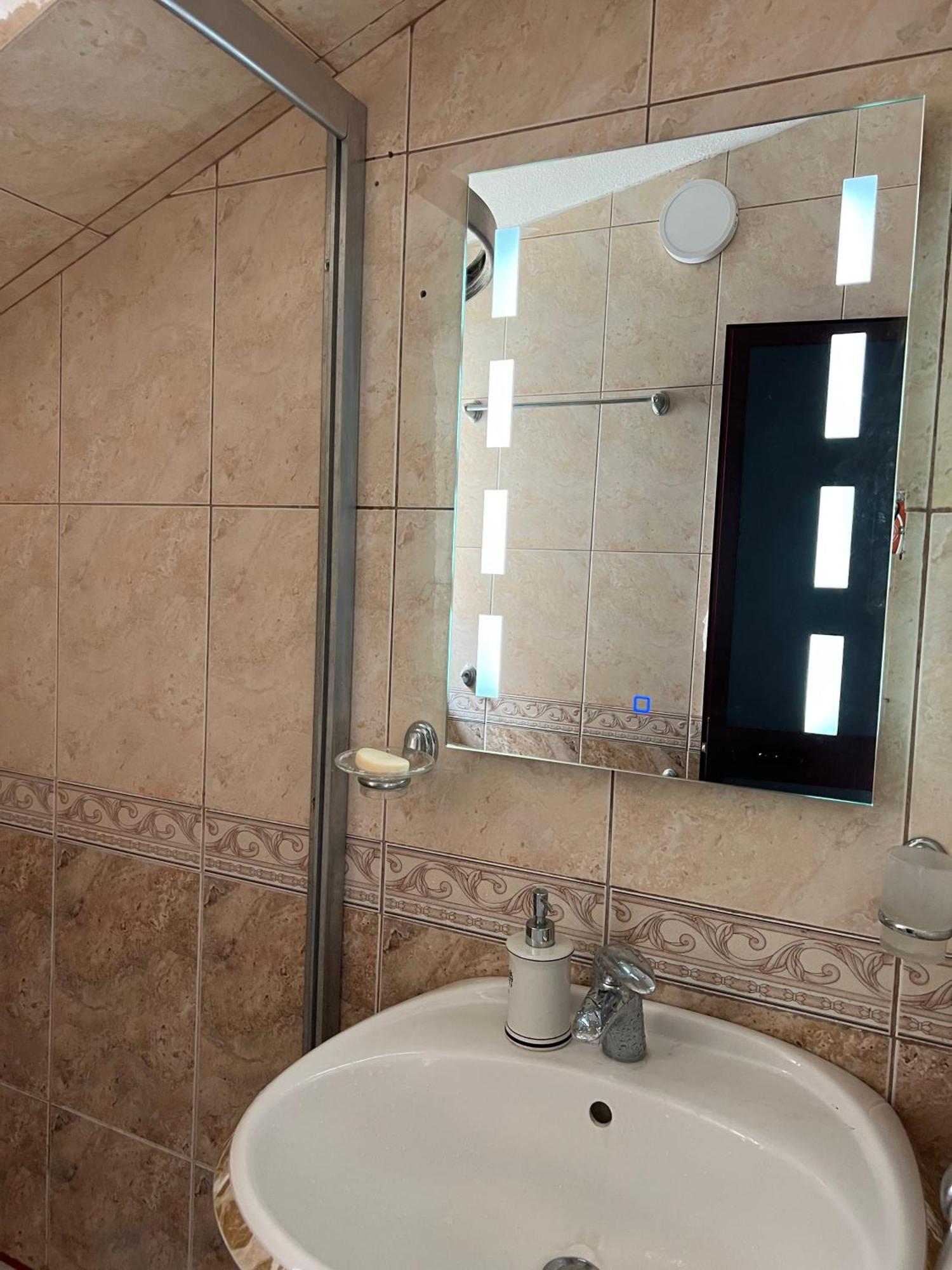 Villa Sokoli, Enjoy Sunset At This Spacious Apartment Tirana Zewnętrze zdjęcie